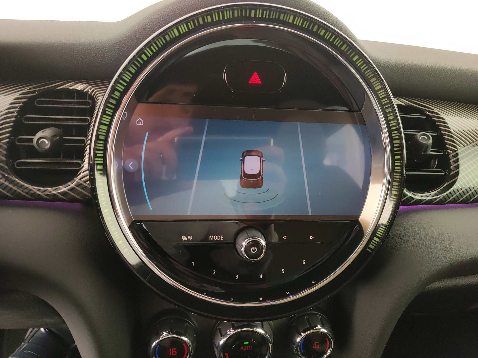 Mini 1.5 Cooper Resolute auto 5p