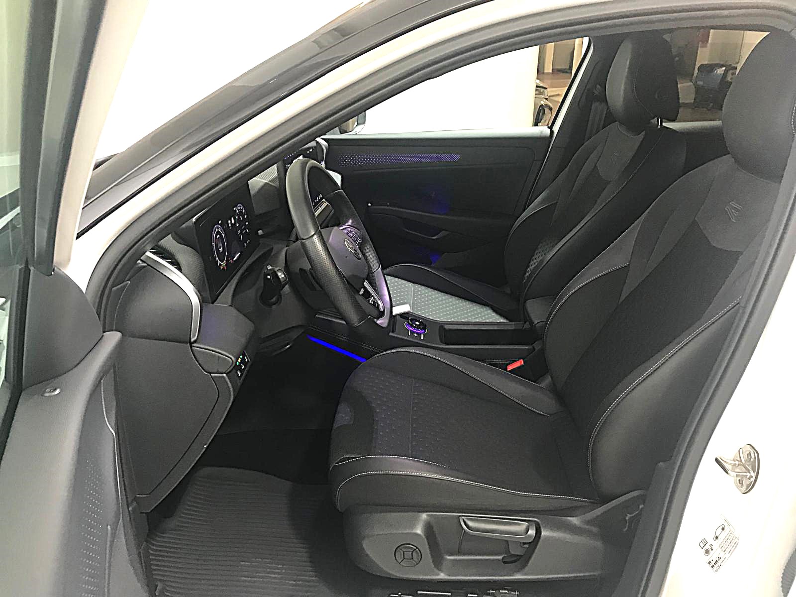VOLKSWAGEN T-ROC 1.5 eTSI MILD-HYBRID R-LINE 150CV DSG
